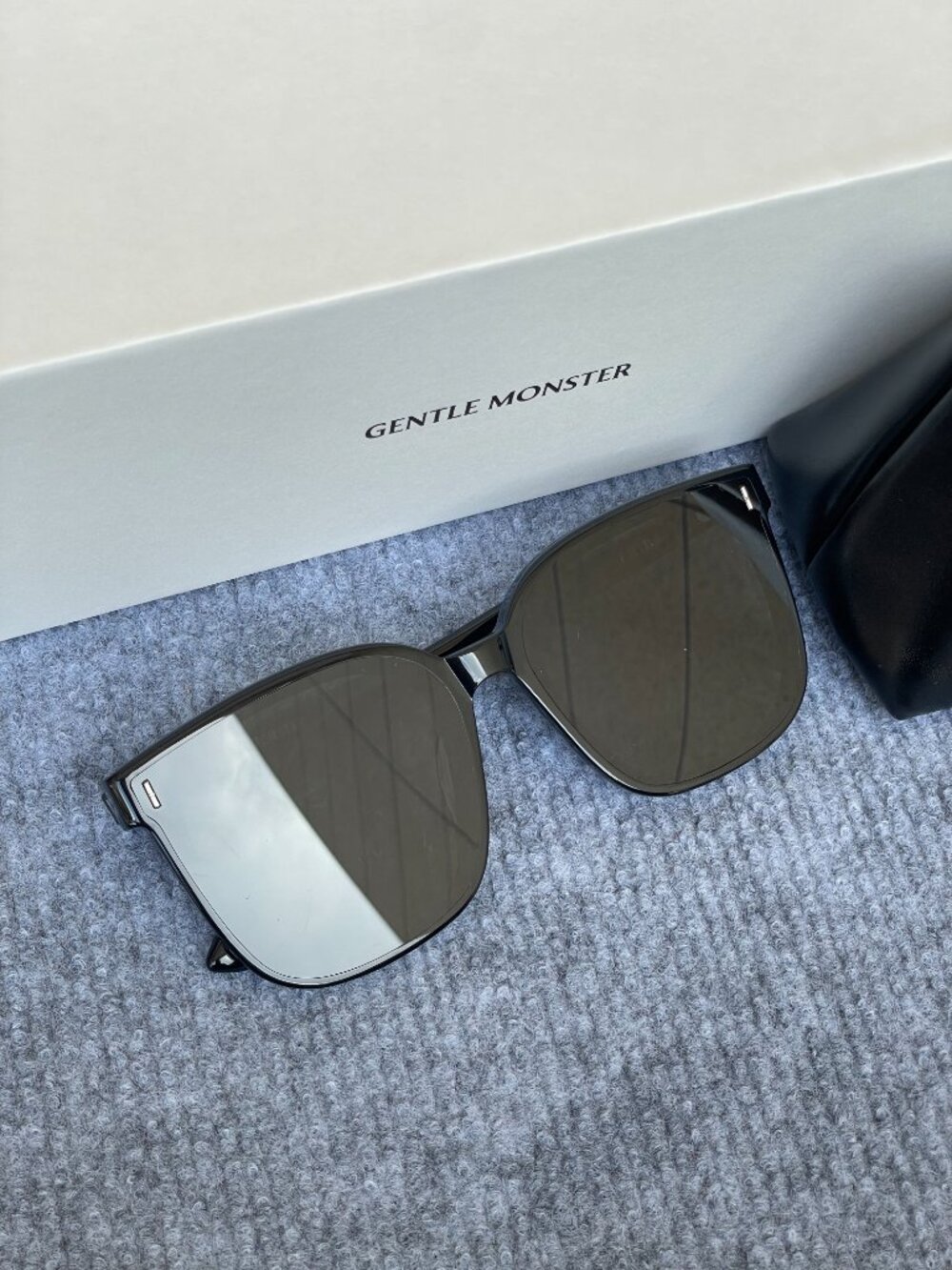 Gentle Monster black sunglasses - Picture 7 of 8